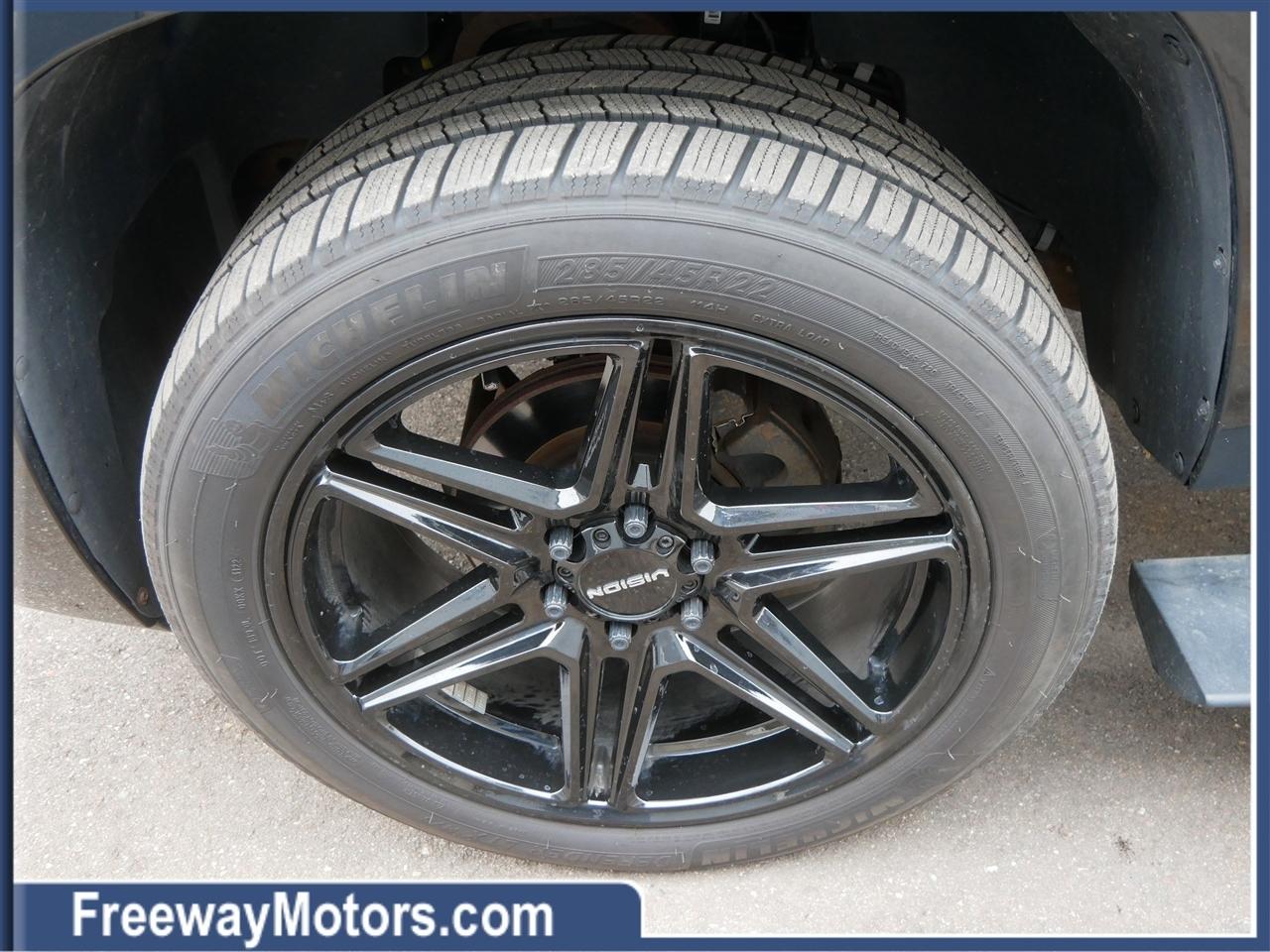 Cadillac Escalade ESV AWD 4dr Premium 2013