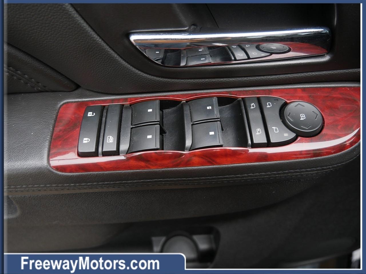 Cadillac Escalade ESV AWD 4dr Premium 2013