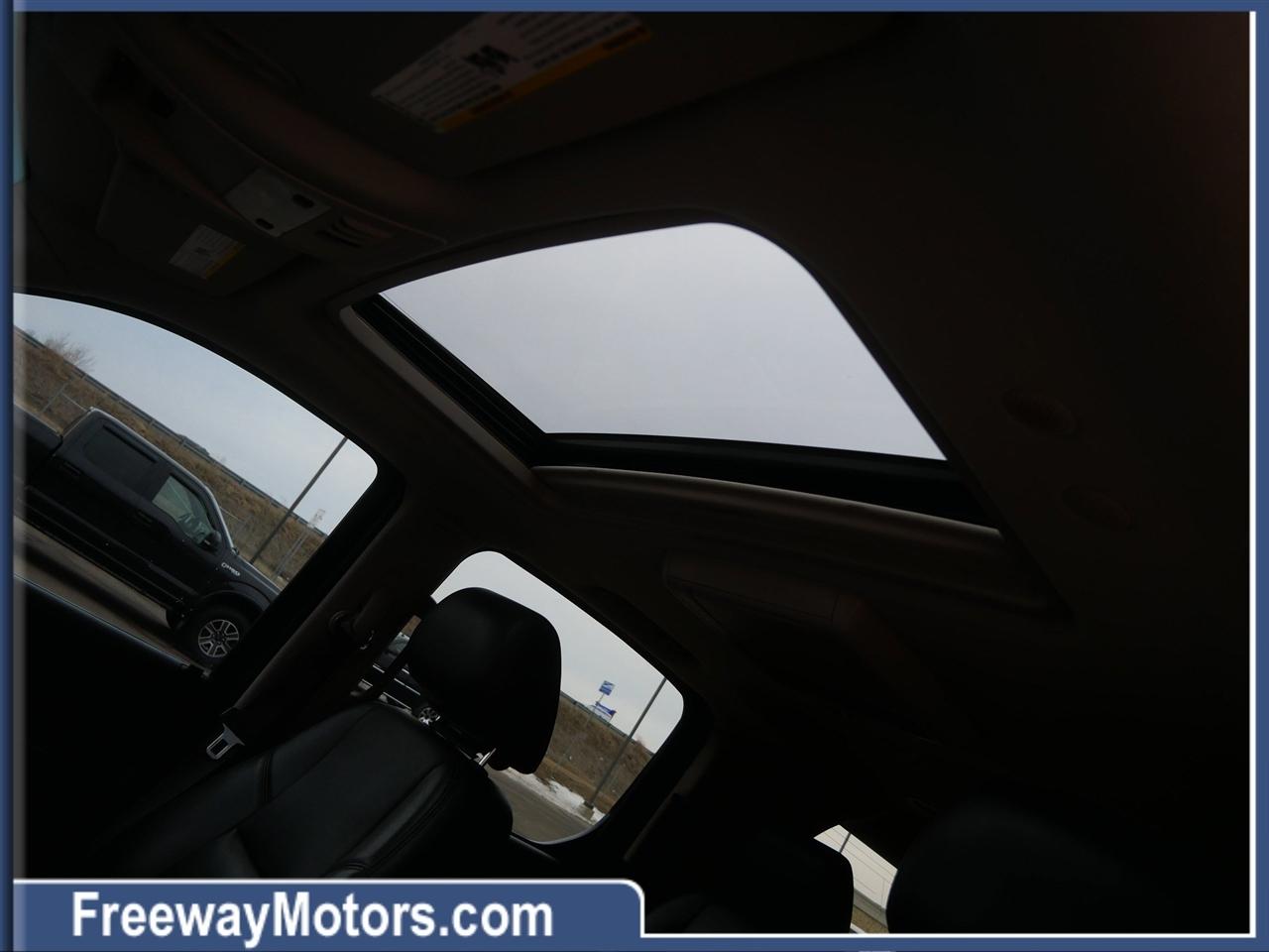 Cadillac Escalade ESV AWD 4dr Premium 2013