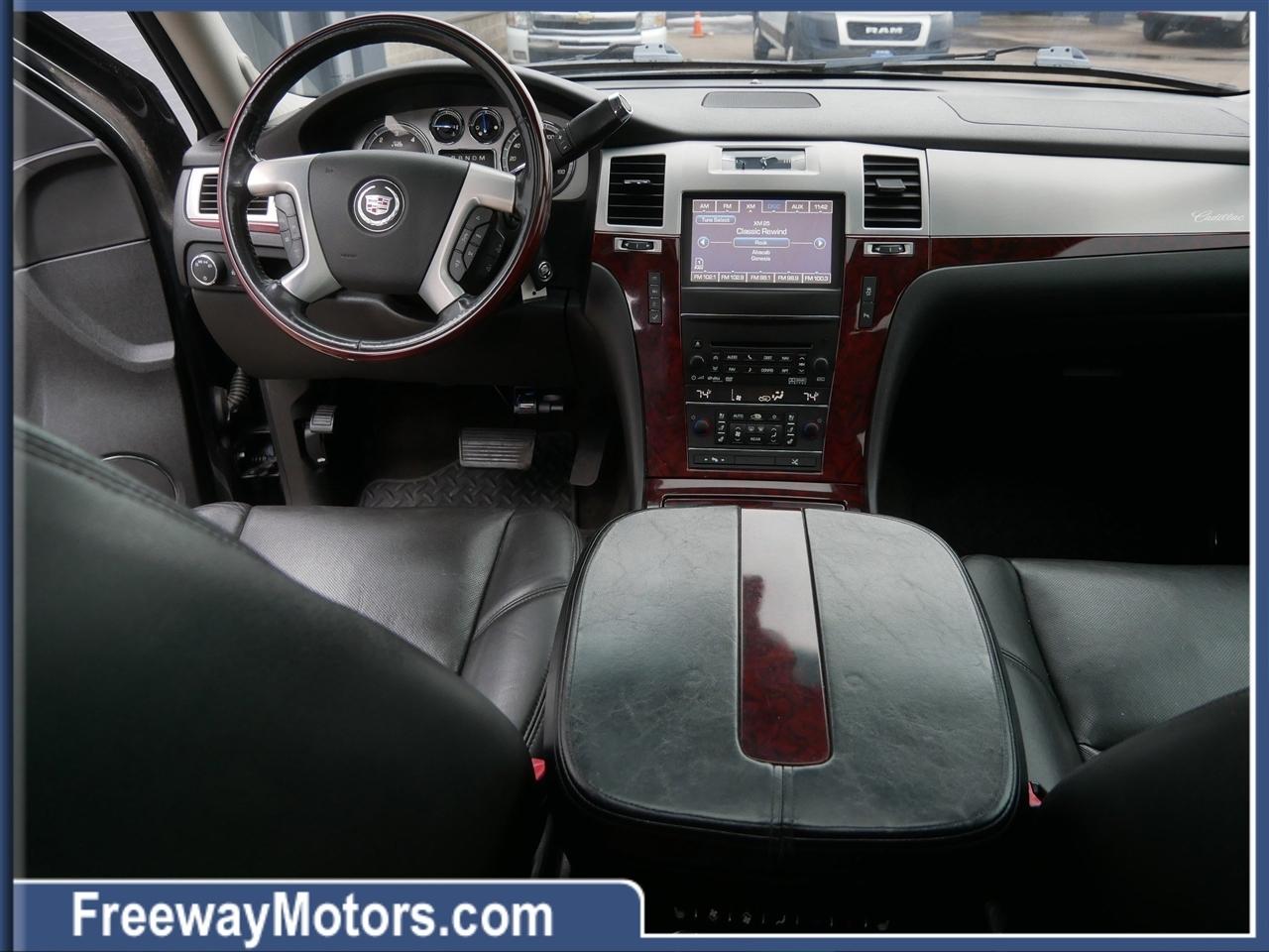 Cadillac Escalade ESV AWD 4dr Premium 2013