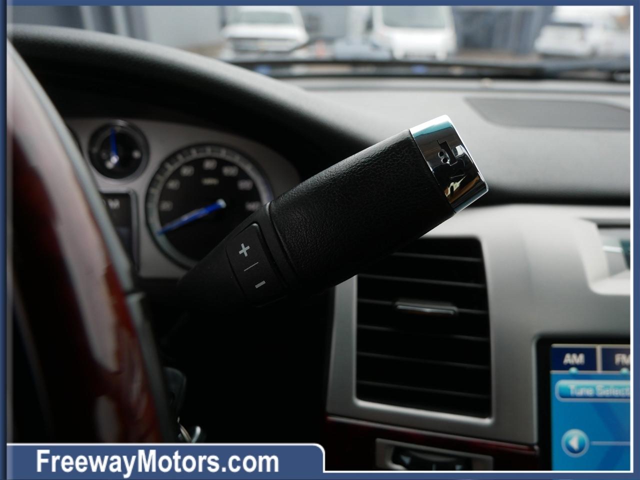 Cadillac Escalade ESV AWD 4dr Premium 2013