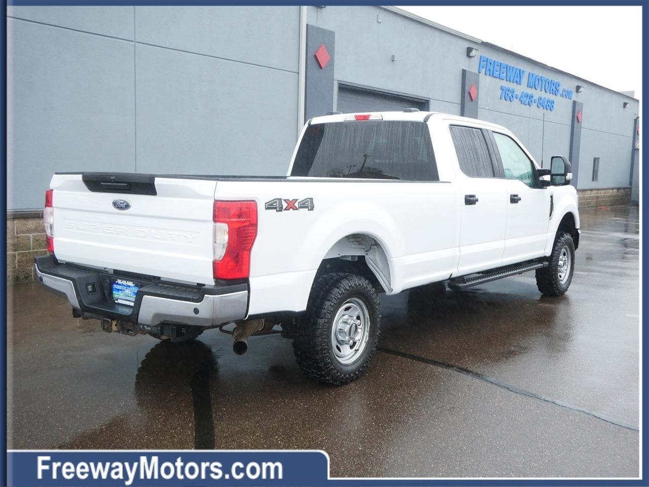 Ford Super Duty F-250 SRW XL 4WD Crew Cab 8' Box 2022