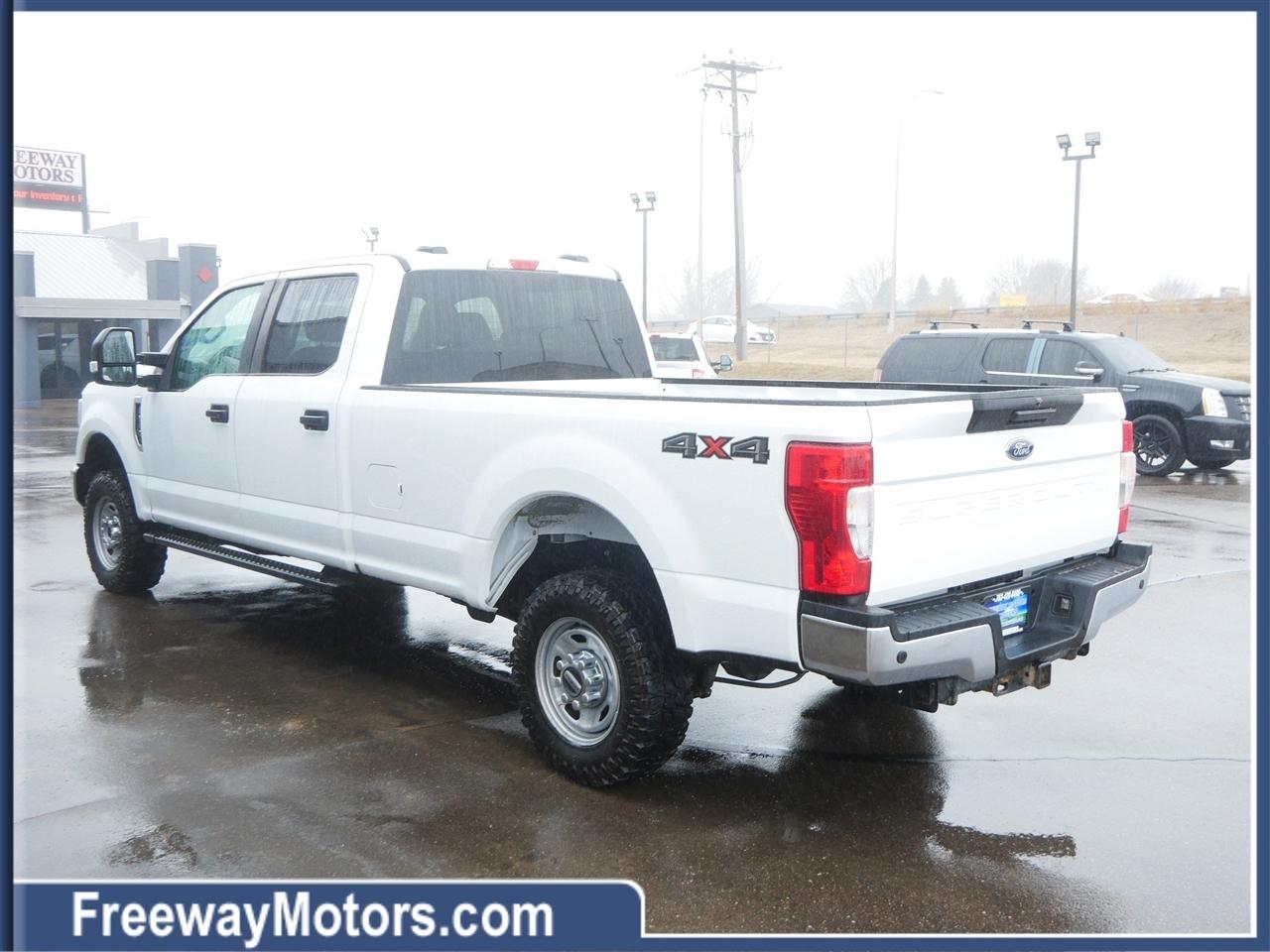 Ford Super Duty F-250 SRW XL 4WD Crew Cab 8' Box 2022