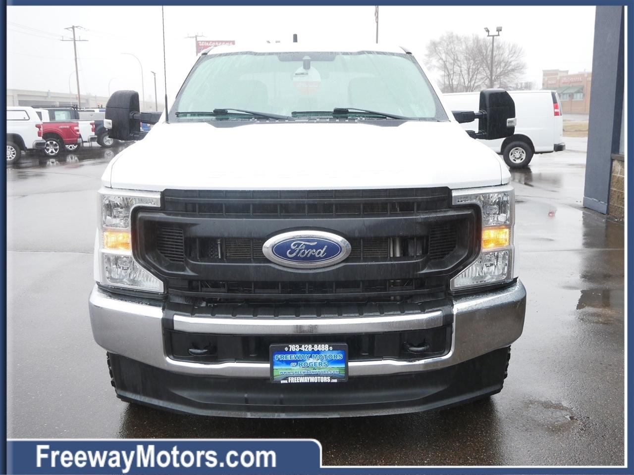 Ford Super Duty F-250 SRW XL 4WD Crew Cab 8' Box 2022