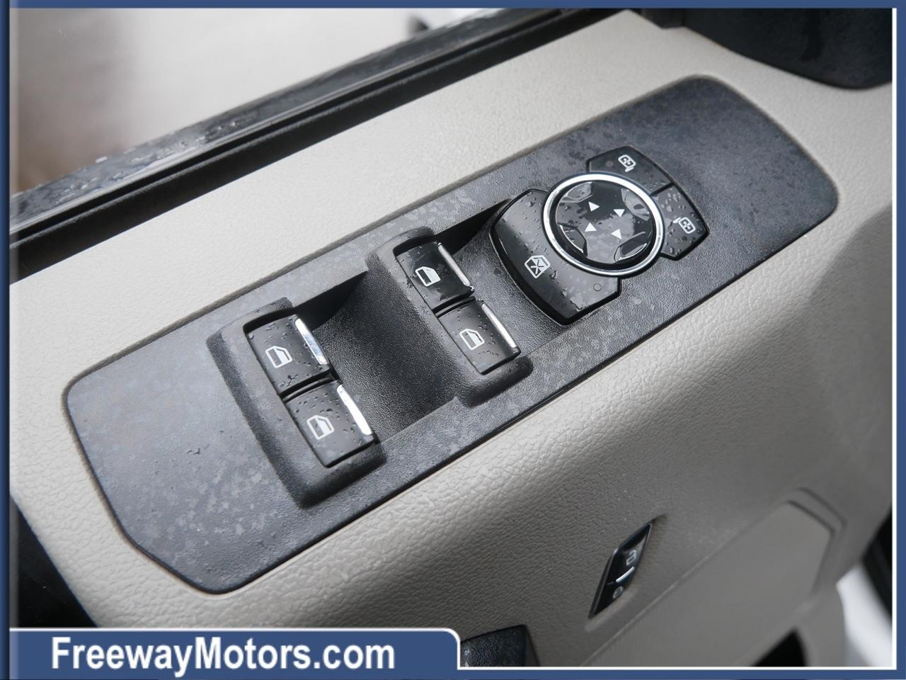 Ford Super Duty F-250 SRW XL 4WD Crew Cab 8' Box 2022