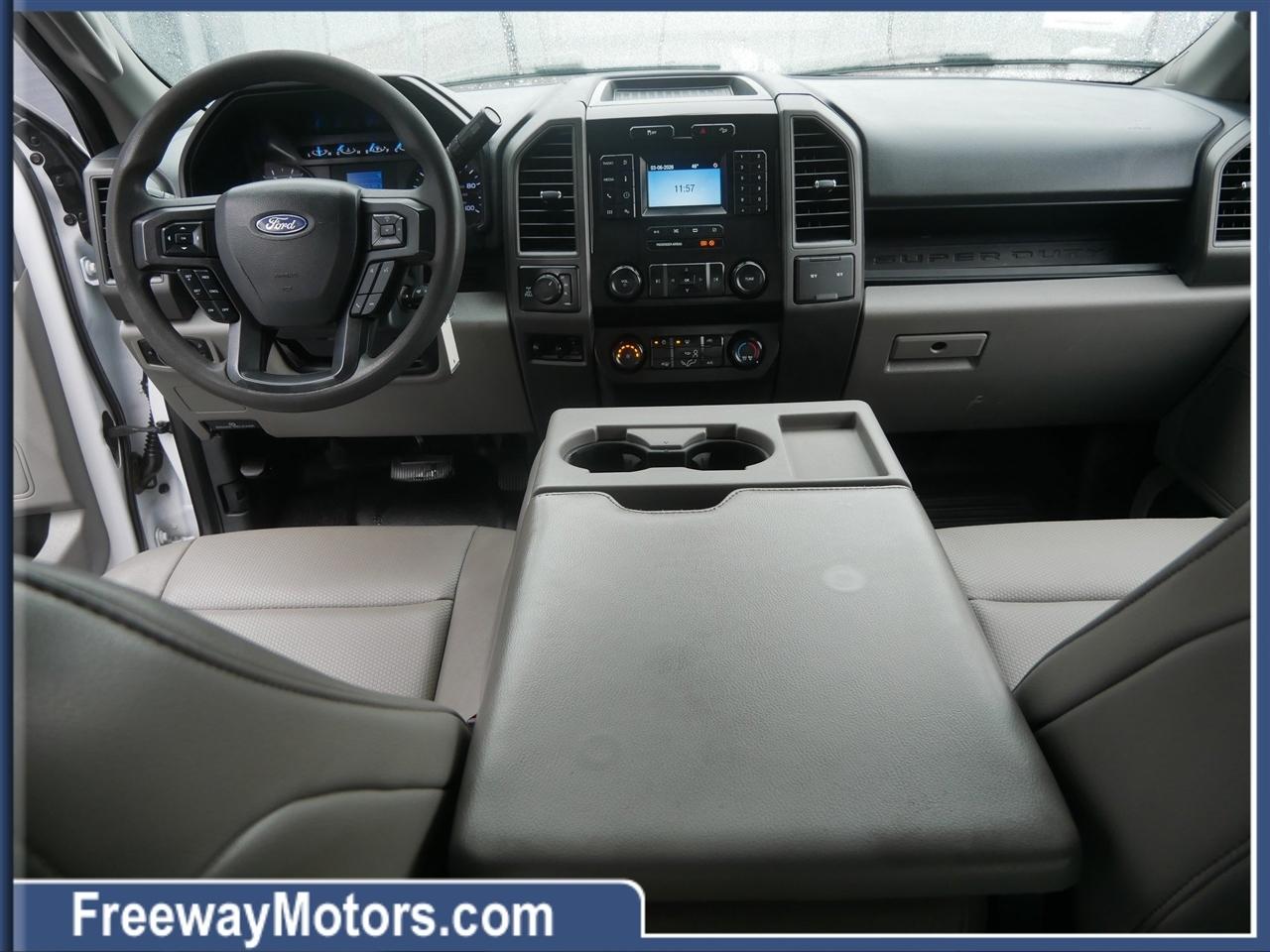 Ford Super Duty F-250 SRW XL 4WD Crew Cab 8' Box 2022