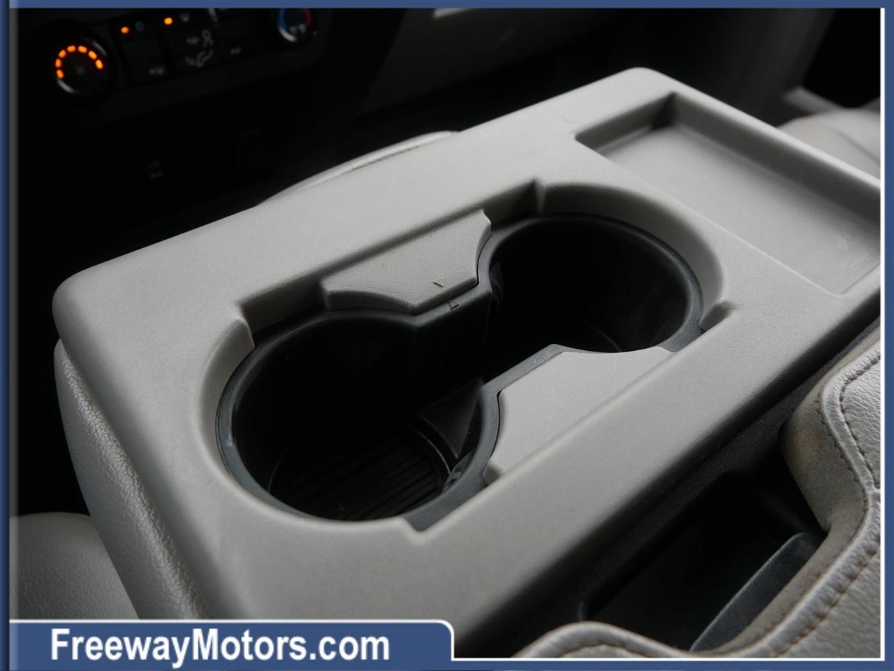 Ford Super Duty F-250 SRW XL 4WD Crew Cab 8' Box 2022