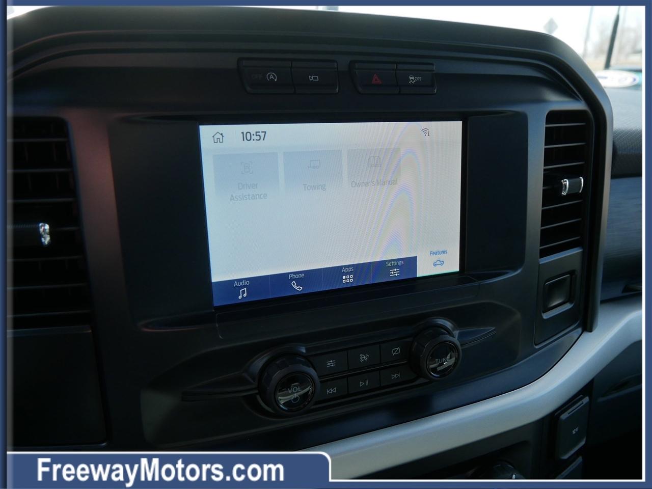 Ford F-150 XLT 4WD Reg Cab 8' Box 2021