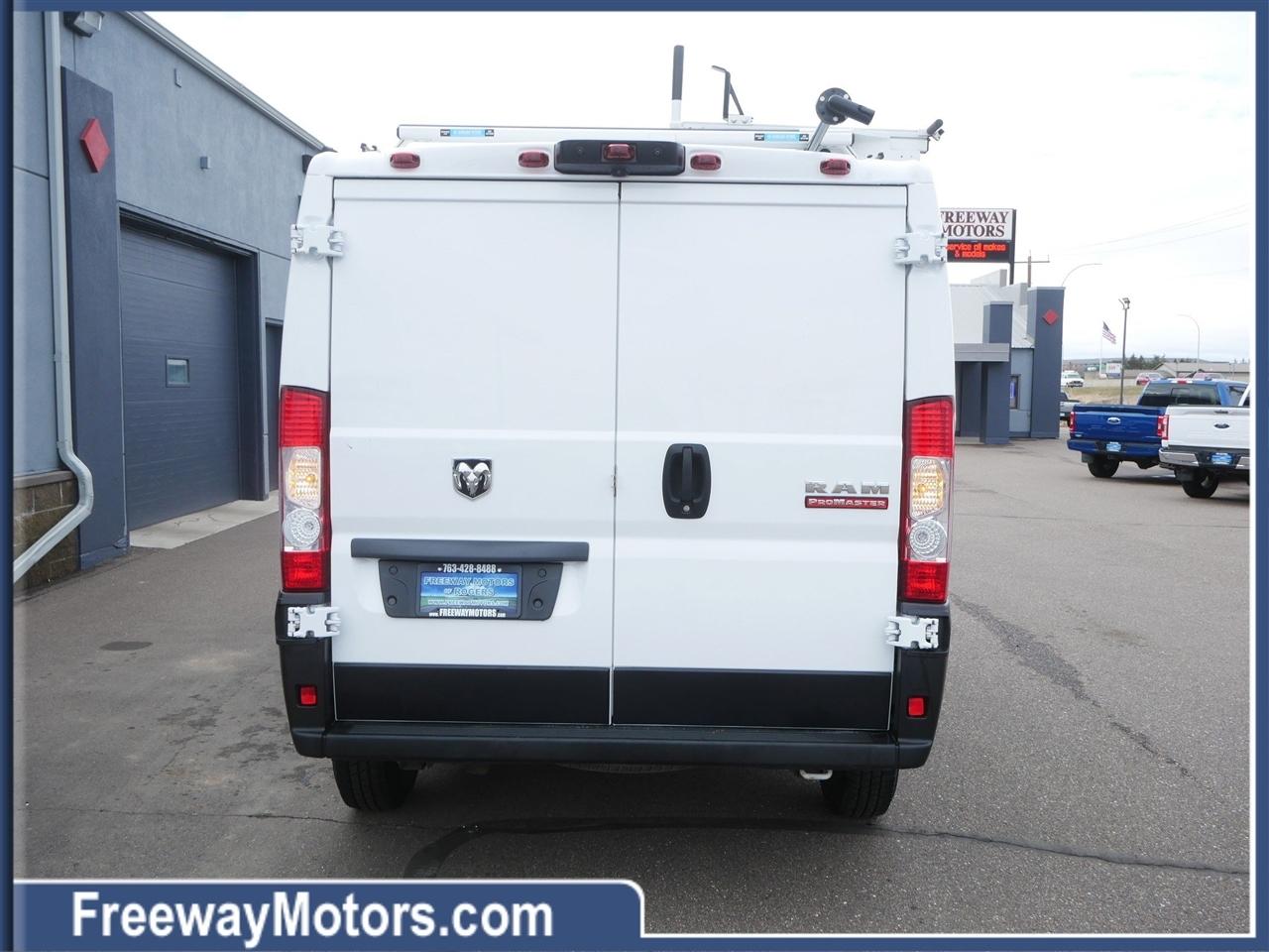 RAM ProMaster Cargo Van 1500 Low Roof 118" WB 2022