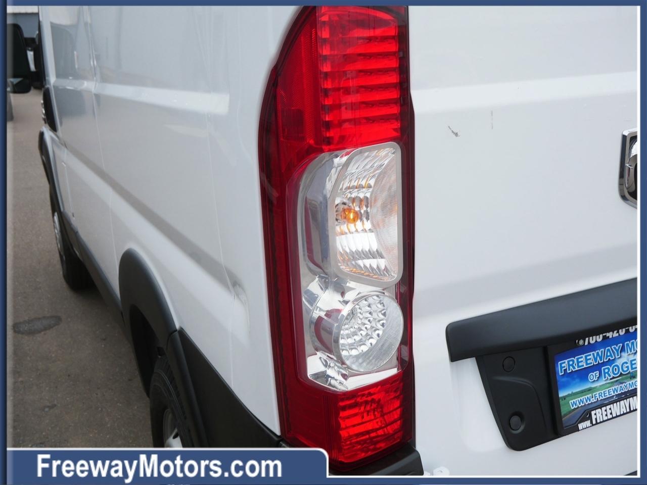 RAM ProMaster Cargo Van 1500 Low Roof 118" WB 2022