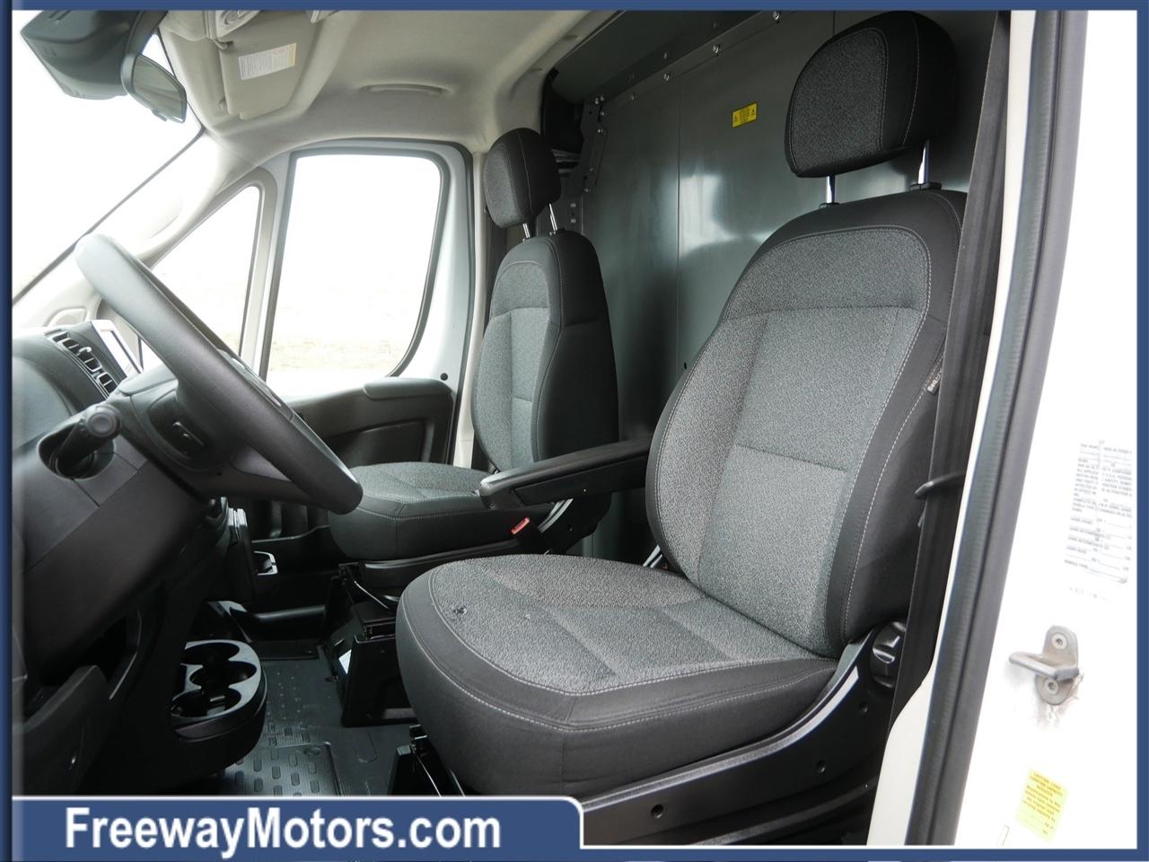 RAM ProMaster Cargo Van 1500 Low Roof 118" WB 2022