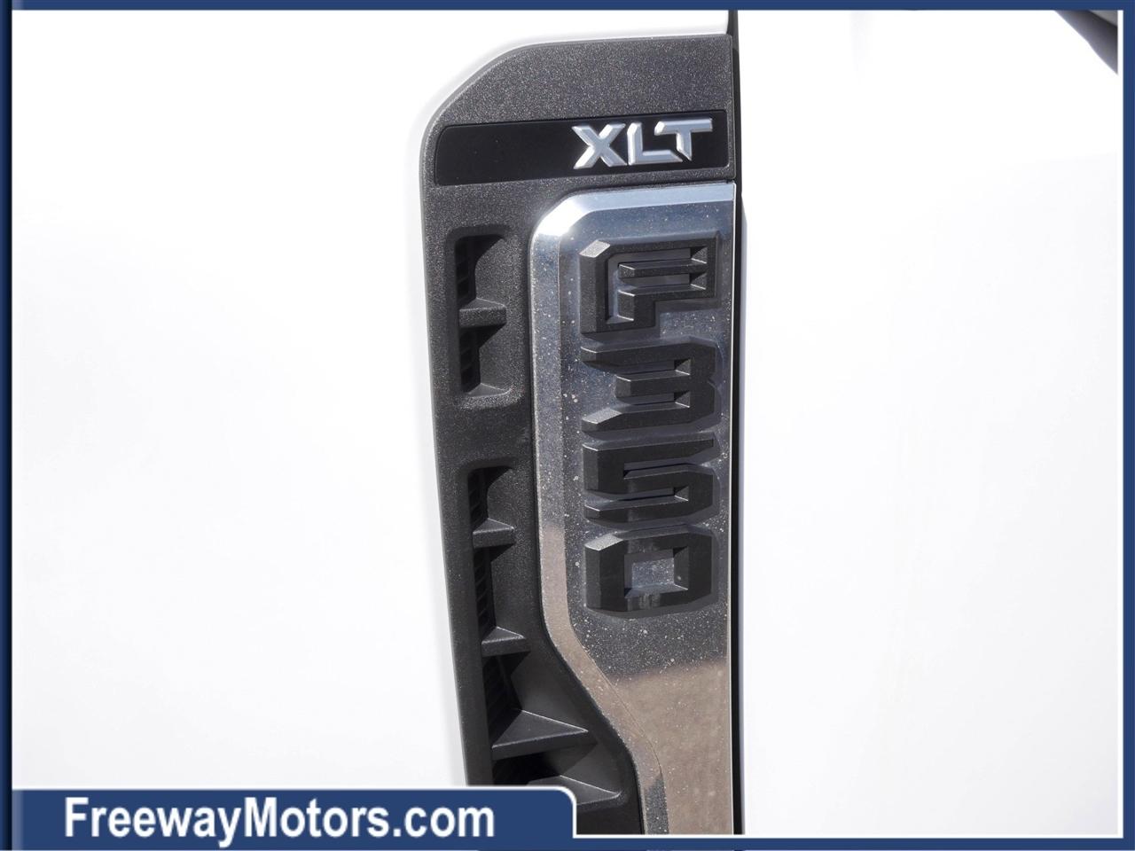 Ford Super Duty F-350 SRW King Ranch 4WD Crew Cab 8' Box 2023