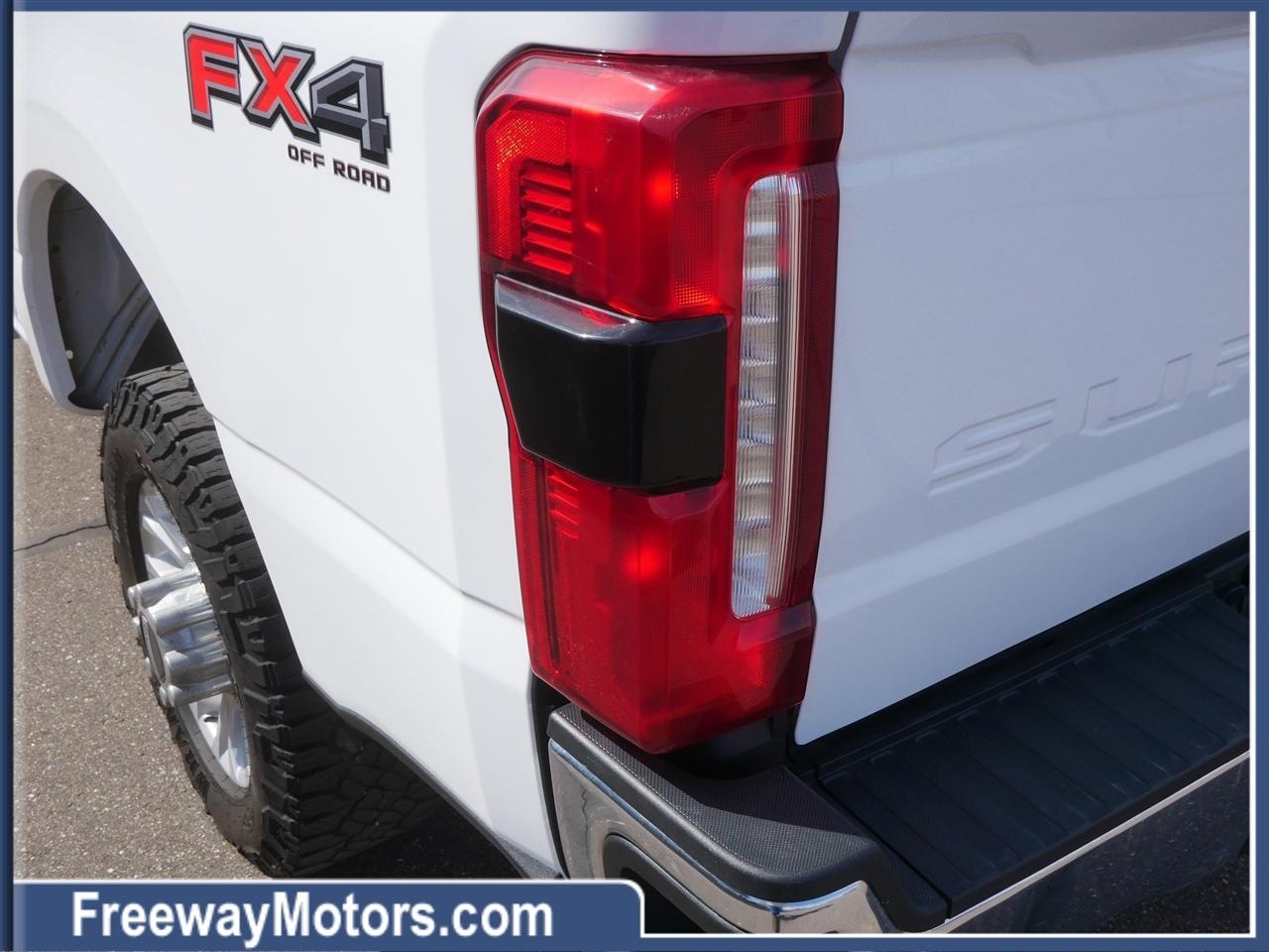 Ford Super Duty F-350 SRW King Ranch 4WD Crew Cab 8' Box 2023