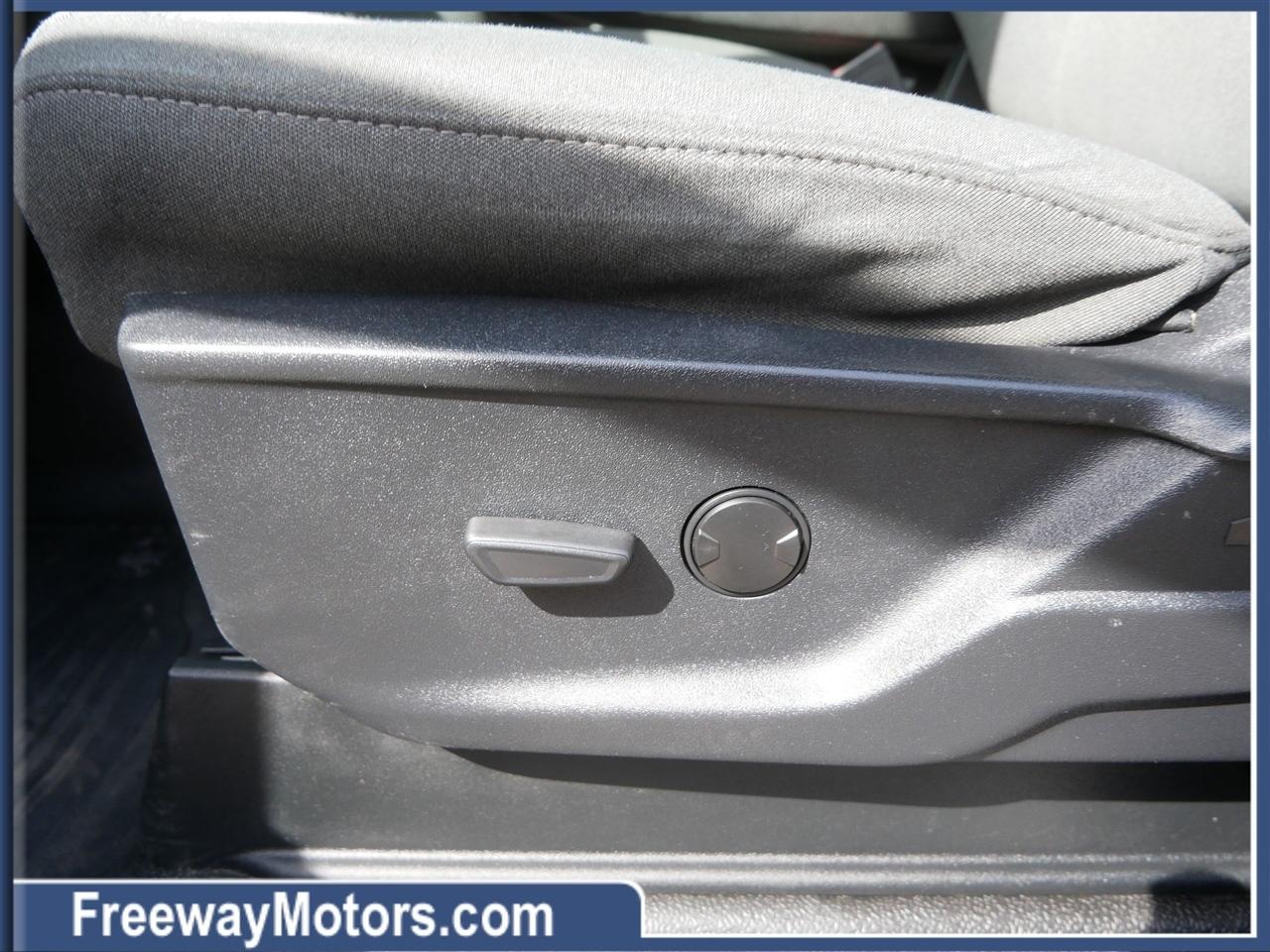 Ford Super Duty F-350 SRW King Ranch 4WD Crew Cab 8' Box 2023