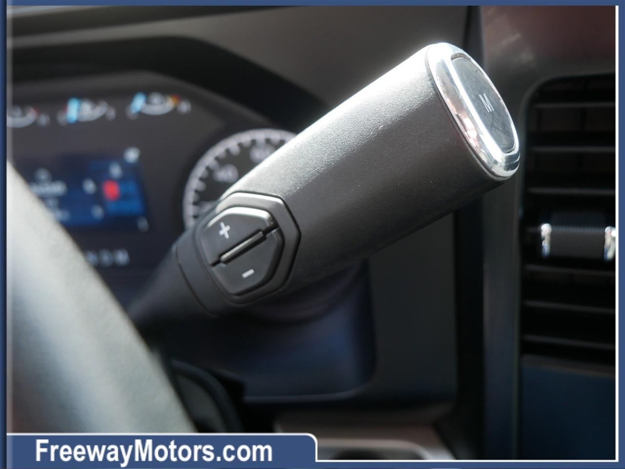 Ford Super Duty F-350 SRW King Ranch 4WD Crew Cab 8' Box 2023