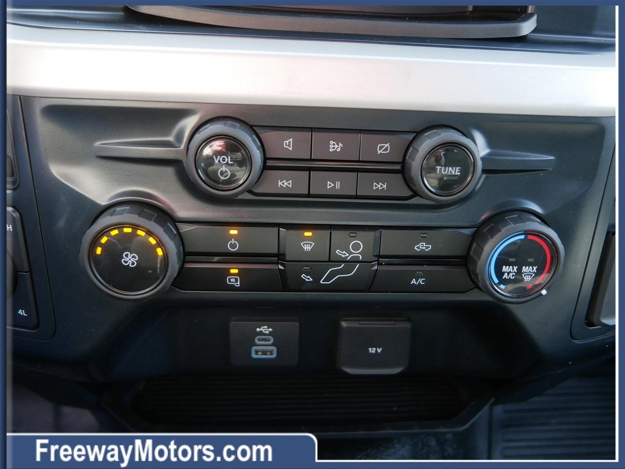 Ford Super Duty F-350 SRW King Ranch 4WD Crew Cab 8' Box 2023