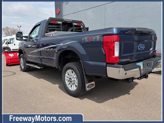 2017 Ford Super Duty F-250 SRW XLT 4WD Reg Cab 8' Box