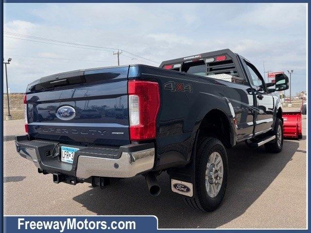Ford Super Duty F-250 SRW XLT 4WD Reg Cab 8' Box 2017