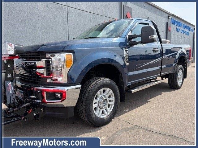 Ford Super Duty F-250 SRW XLT 4WD Reg Cab 8' Box 2017