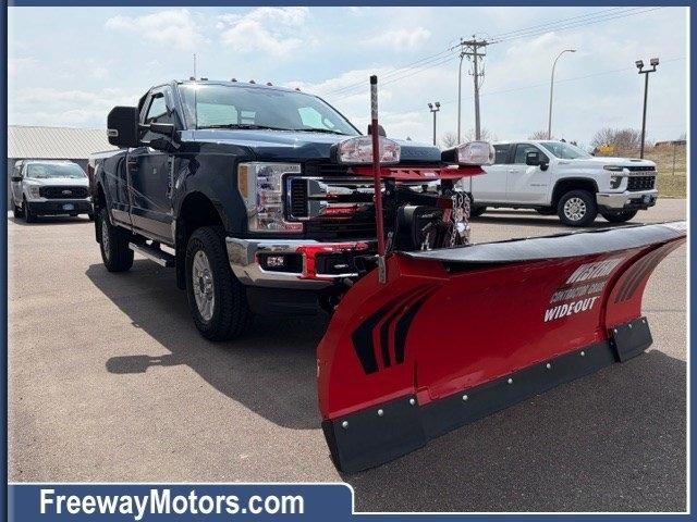Ford Super Duty F-250 SRW XLT 4WD Reg Cab 8' Box 2017