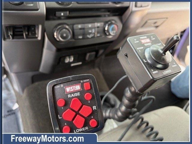 Ford Super Duty F-250 SRW XLT 4WD Reg Cab 8' Box 2017