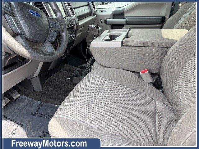 Ford Super Duty F-250 SRW XLT 4WD Reg Cab 8' Box 2017