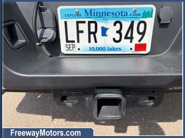 Ford Super Duty F-250 SRW XLT 4WD Reg Cab 8' Box 2017