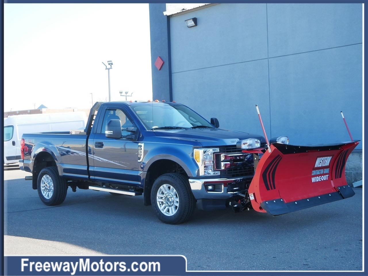 2017 Ford Super Duty F-250 SRW XLT 4WD Reg Cab 8' Box
