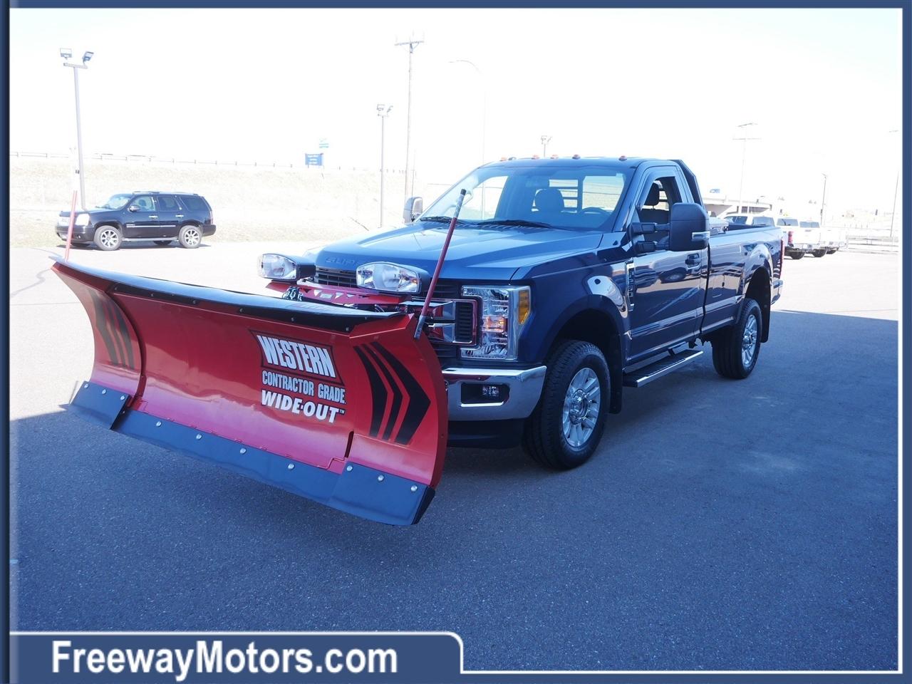 Ford Super Duty F-250 SRW XLT 4WD Reg Cab 8' Box 2017