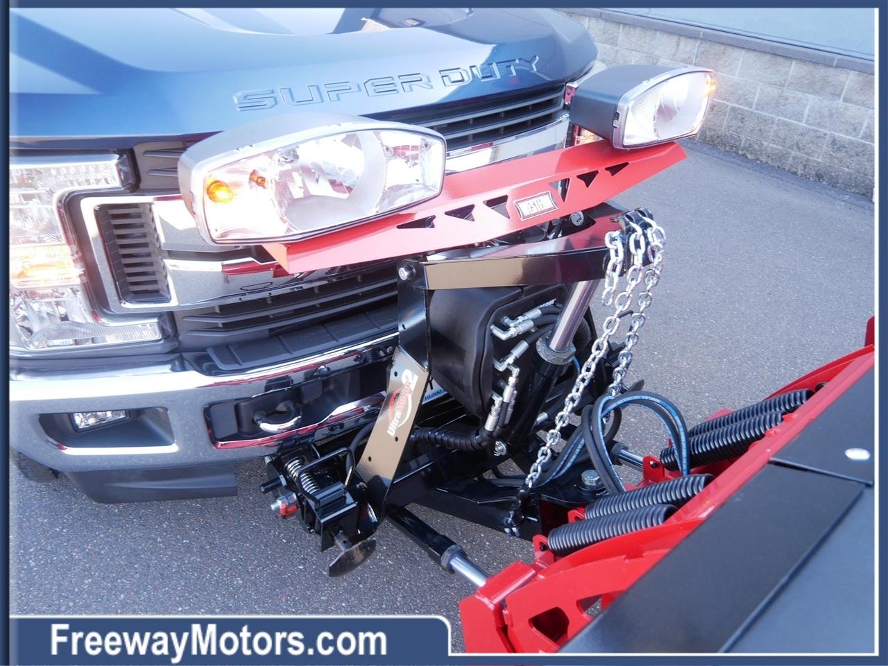 Ford Super Duty F-250 SRW XLT 4WD Reg Cab 8' Box 2017