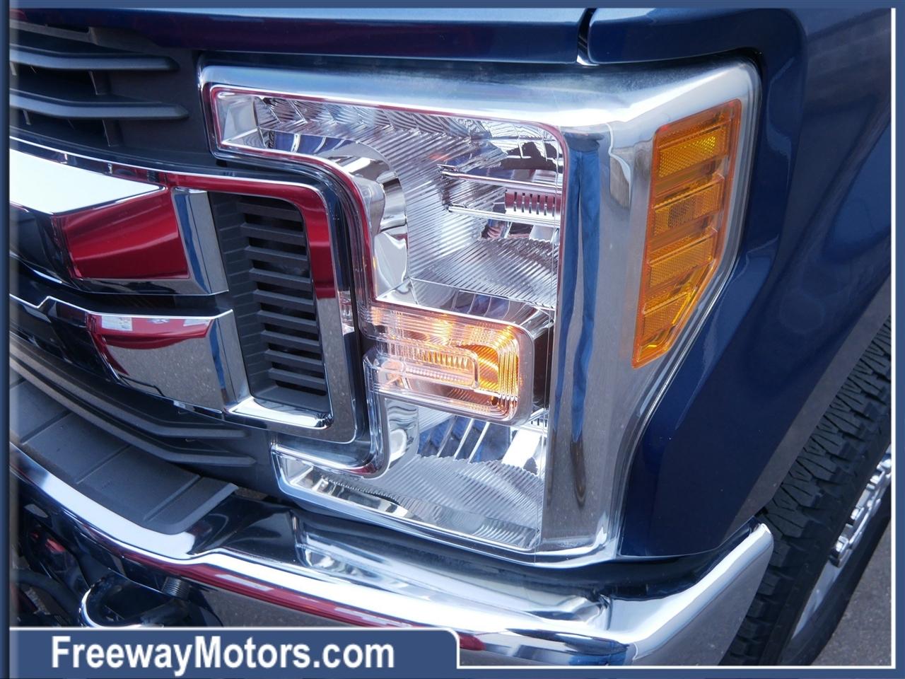 Ford Super Duty F-250 SRW XLT 4WD Reg Cab 8' Box 2017