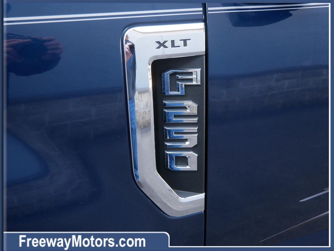 Ford Super Duty F-250 SRW XLT 4WD Reg Cab 8' Box 2017