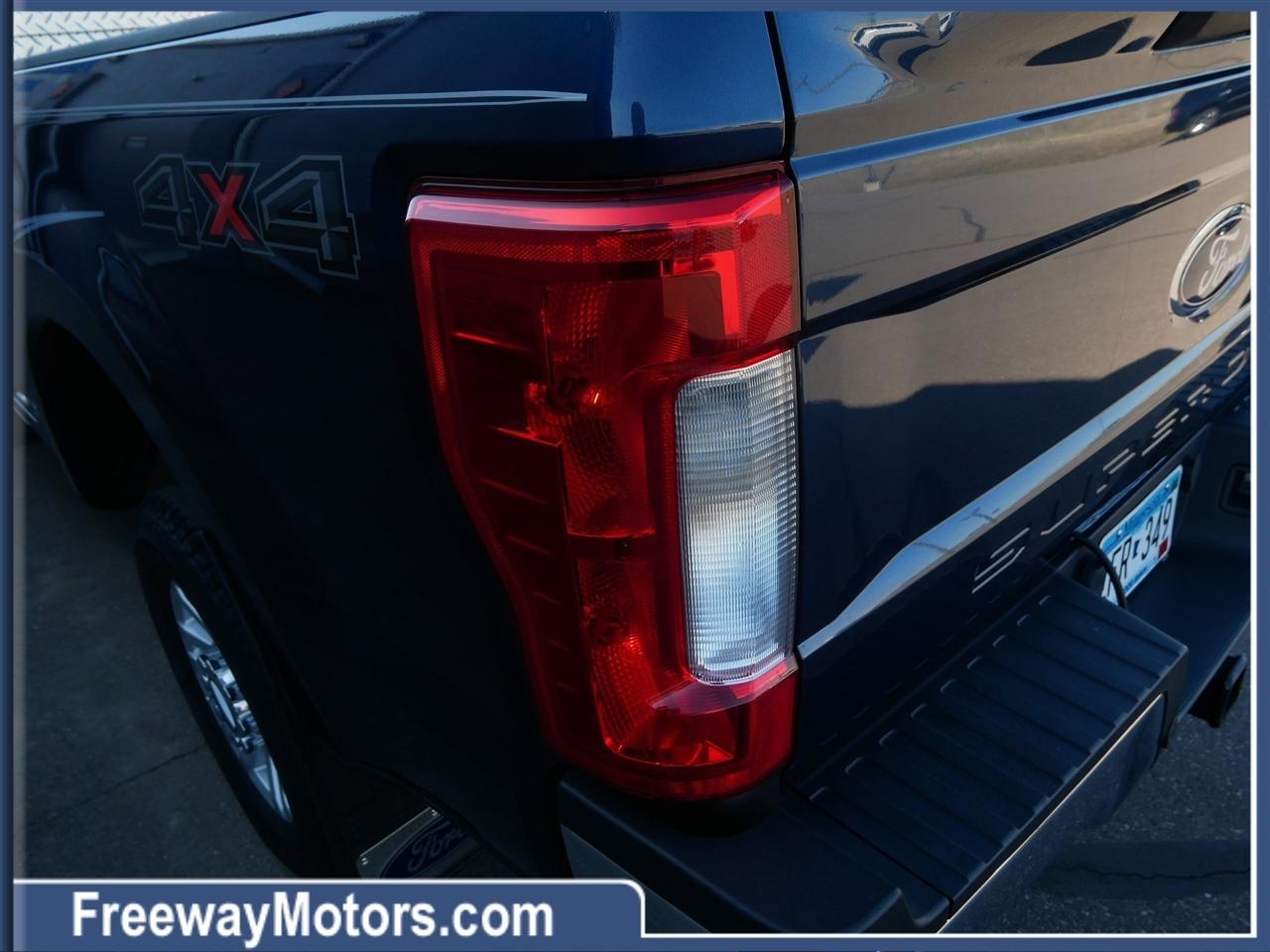 Ford Super Duty F-250 SRW XLT 4WD Reg Cab 8' Box 2017