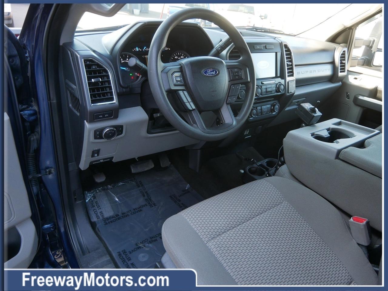 Ford Super Duty F-250 SRW XLT 4WD Reg Cab 8' Box 2017