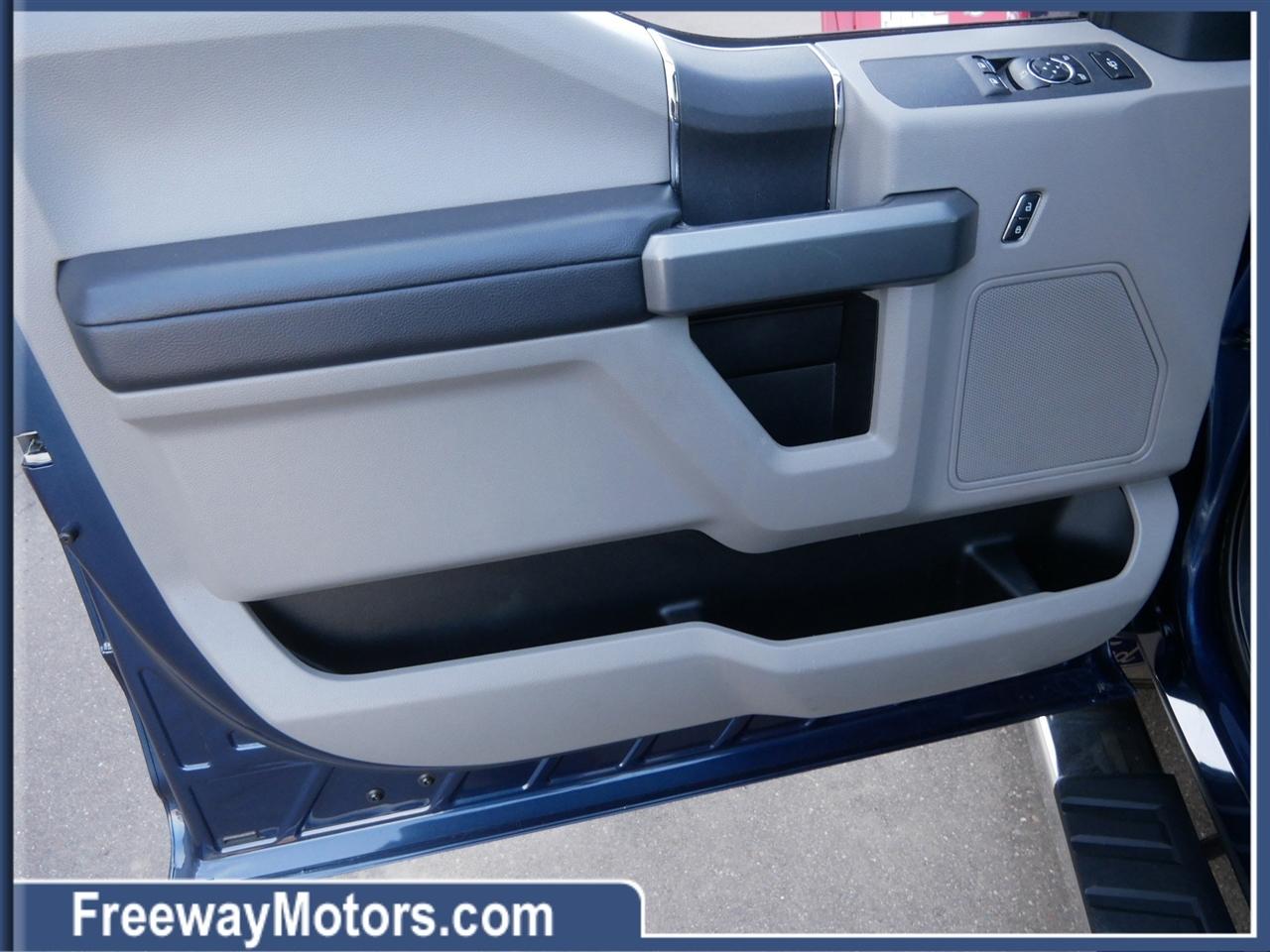 Ford Super Duty F-250 SRW XLT 4WD Reg Cab 8' Box 2017