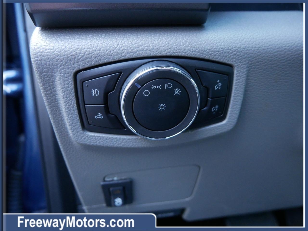 Ford Super Duty F-250 SRW XLT 4WD Reg Cab 8' Box 2017