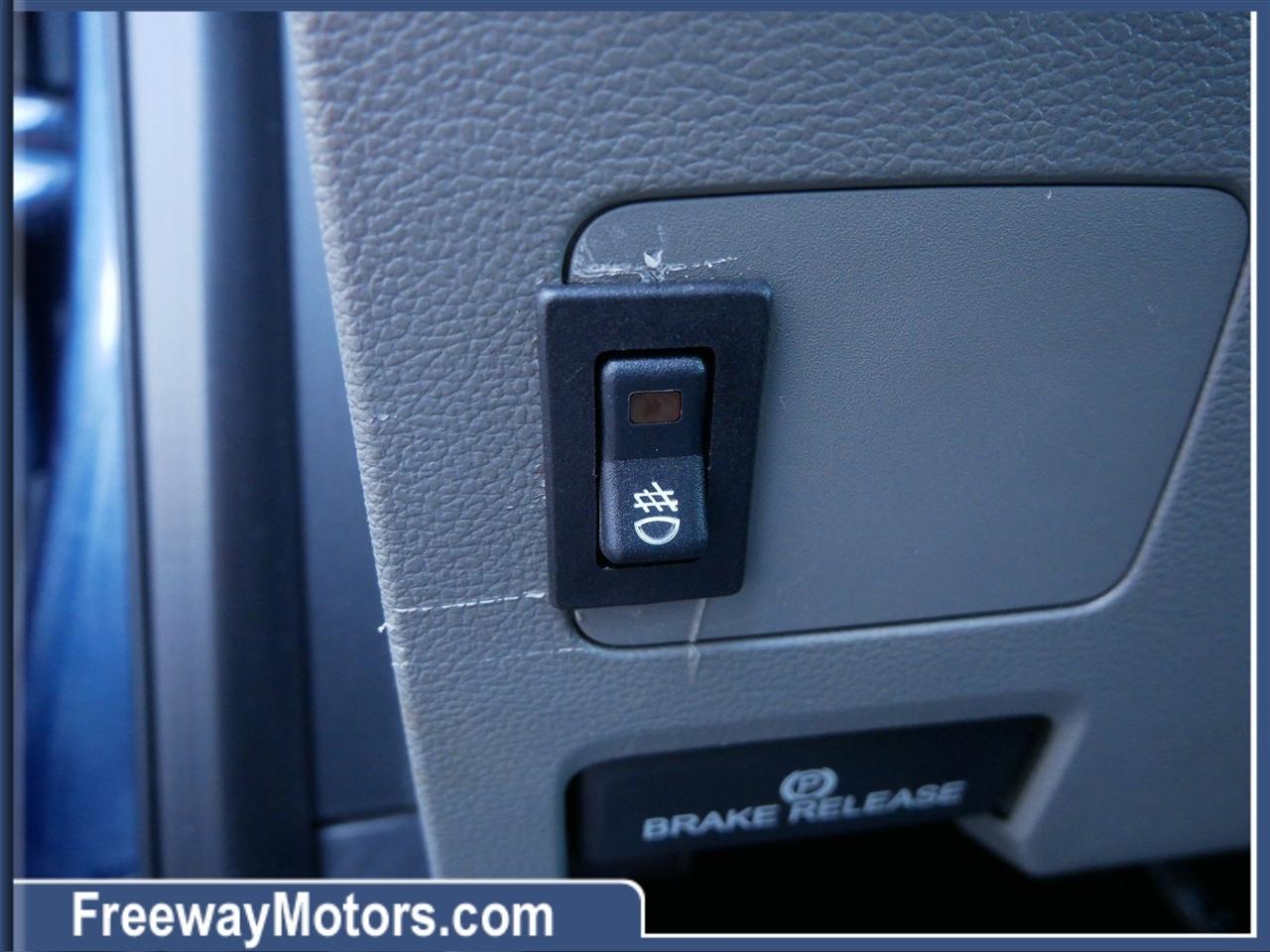 Ford Super Duty F-250 SRW XLT 4WD Reg Cab 8' Box 2017