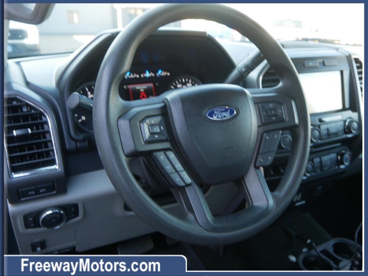 Ford Super Duty F-250 SRW XLT 4WD Reg Cab 8' Box 2017