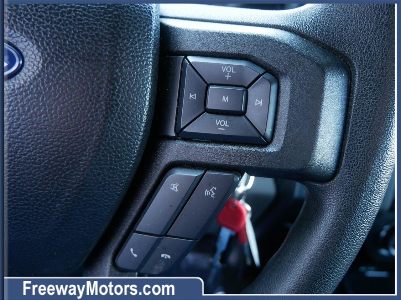 Ford Super Duty F-250 SRW XLT 4WD Reg Cab 8' Box 2017