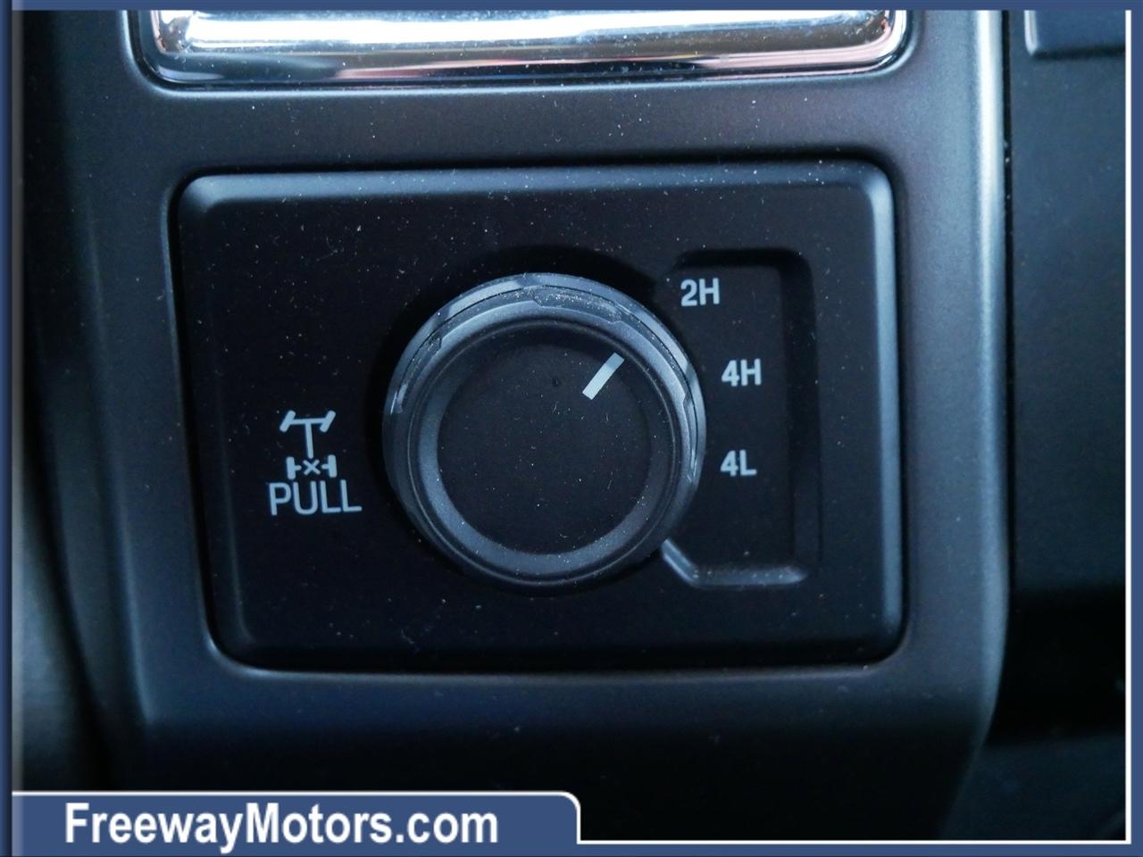 Ford Super Duty F-250 SRW XLT 4WD Reg Cab 8' Box 2017