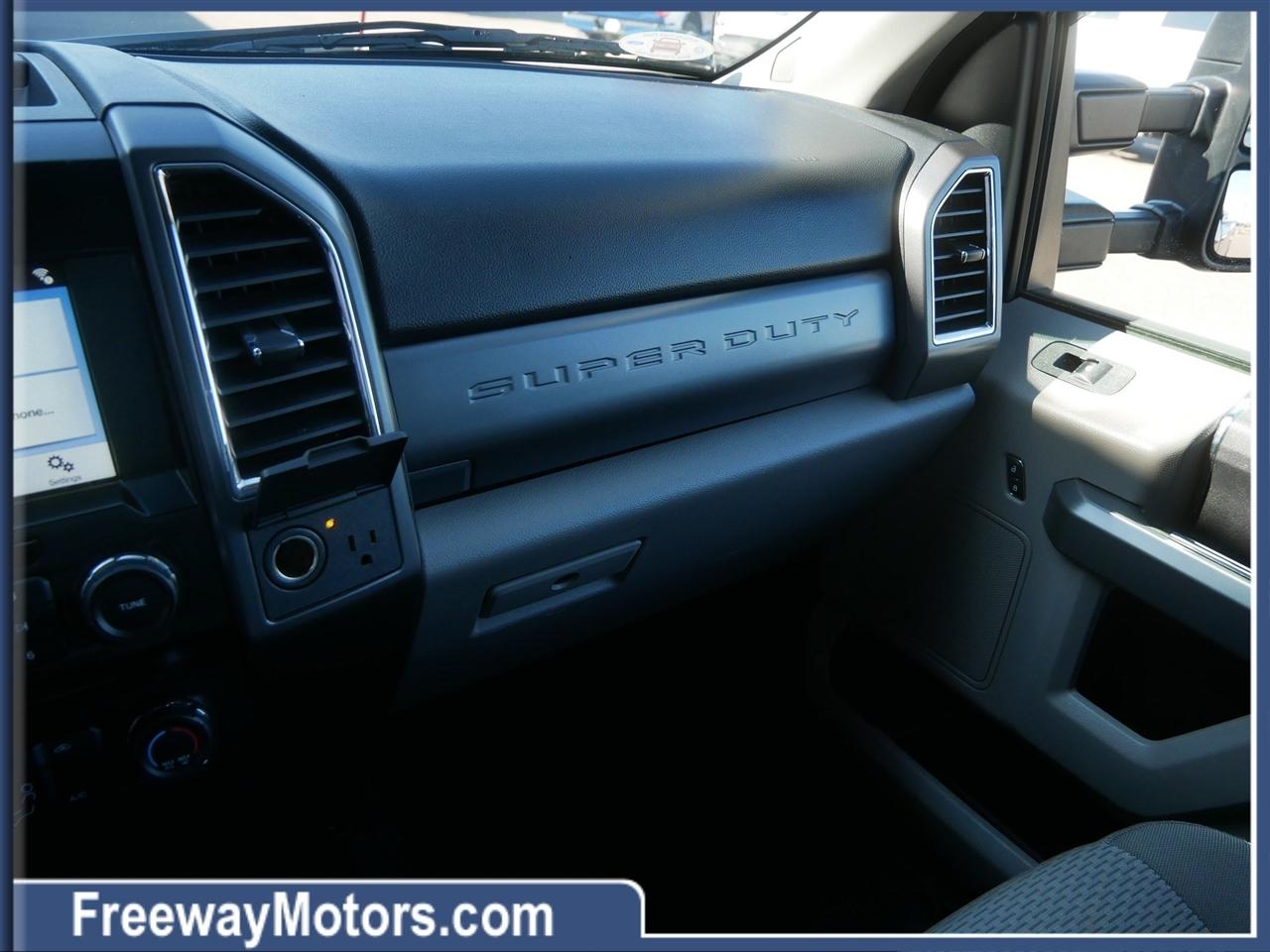 Ford Super Duty F-250 SRW XLT 4WD Reg Cab 8' Box 2017