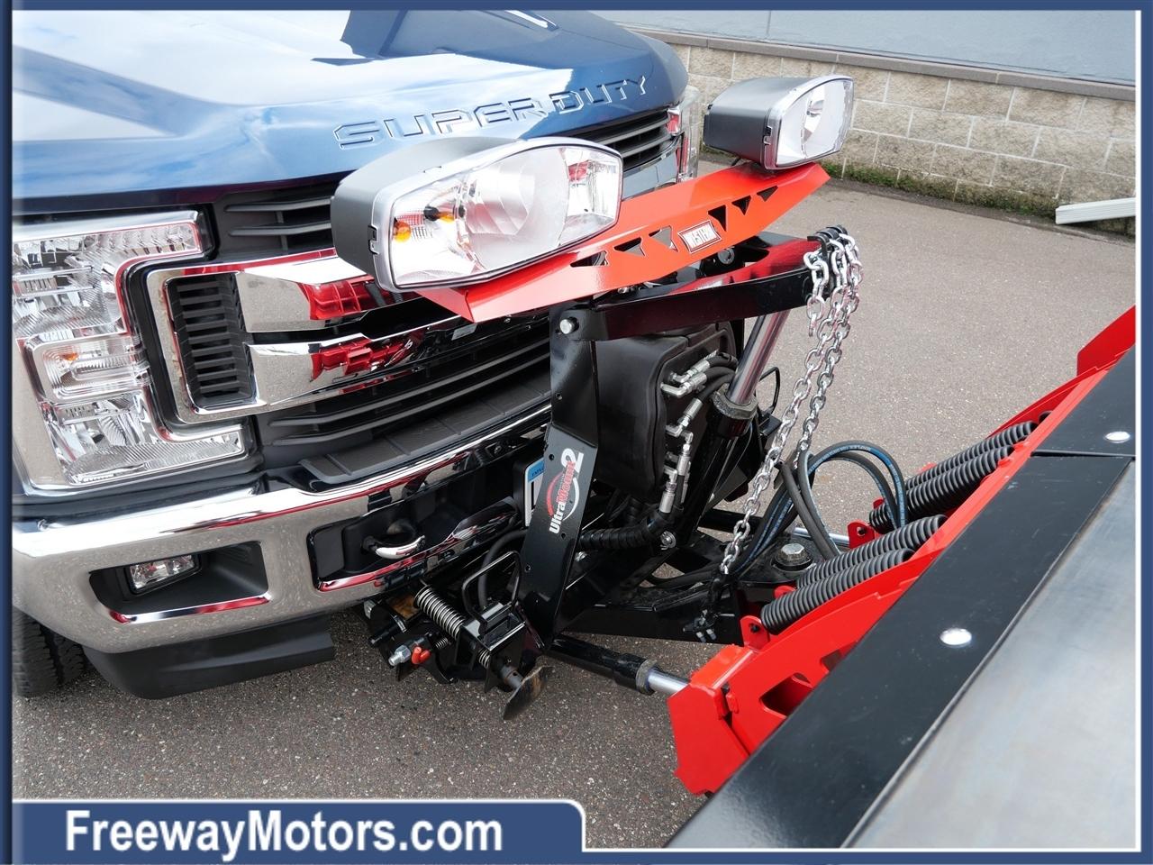 Ford Super Duty F-250 SRW XLT 4WD Reg Cab 8' Box 2017