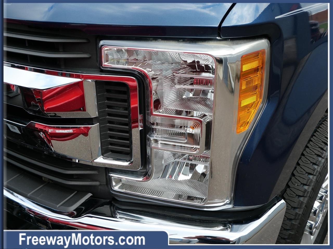 Ford Super Duty F-250 SRW XLT 4WD Reg Cab 8' Box 2017