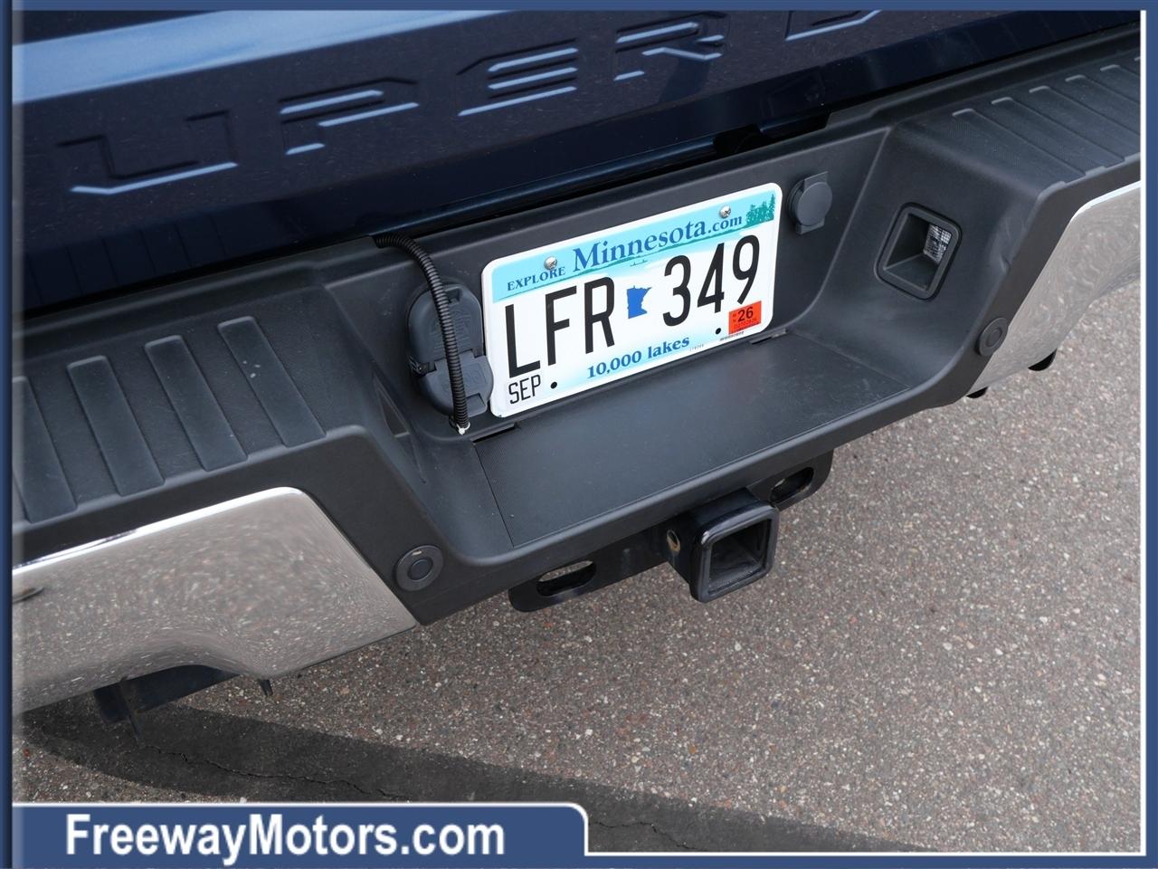 Ford Super Duty F-250 SRW XLT 4WD Reg Cab 8' Box 2017