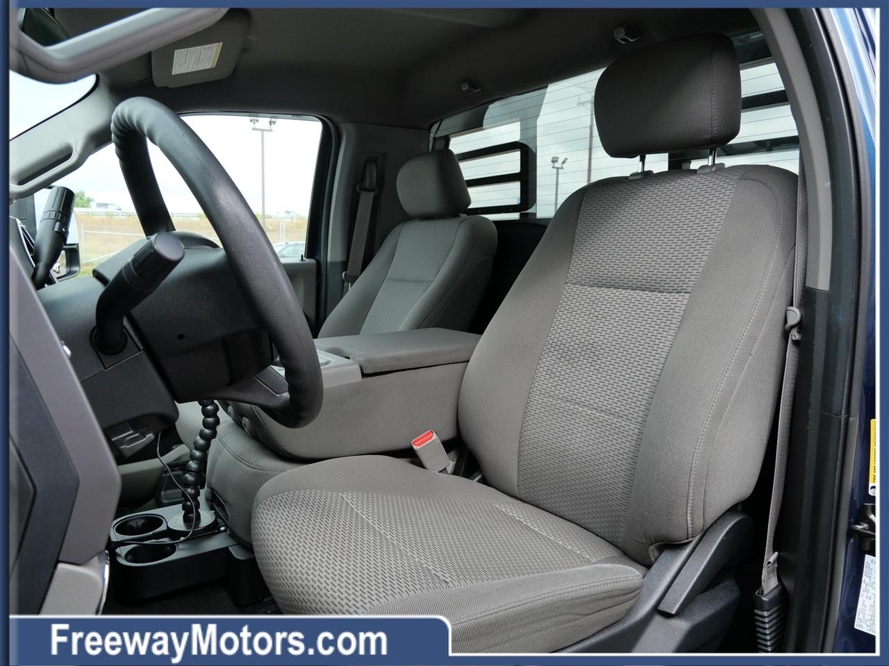 Ford Super Duty F-250 SRW XLT 4WD Reg Cab 8' Box 2017