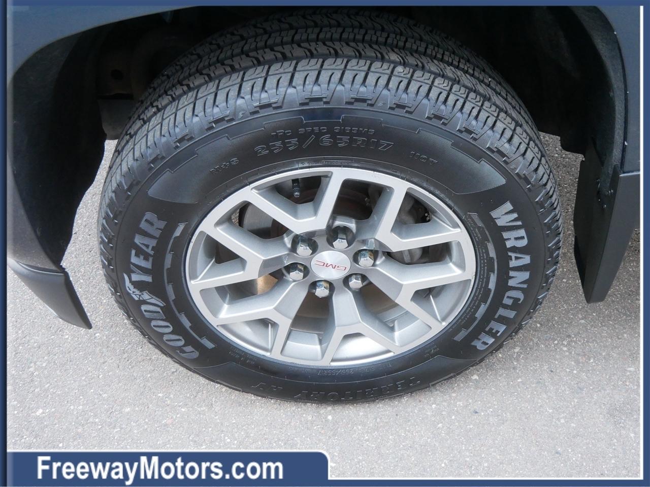 GMC Canyon 4WD Crew Cab 140.5" All Terrain w/Cloth 2019