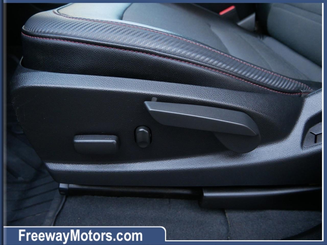 GMC Canyon 4WD Crew Cab 140.5" All Terrain w/Cloth 2019