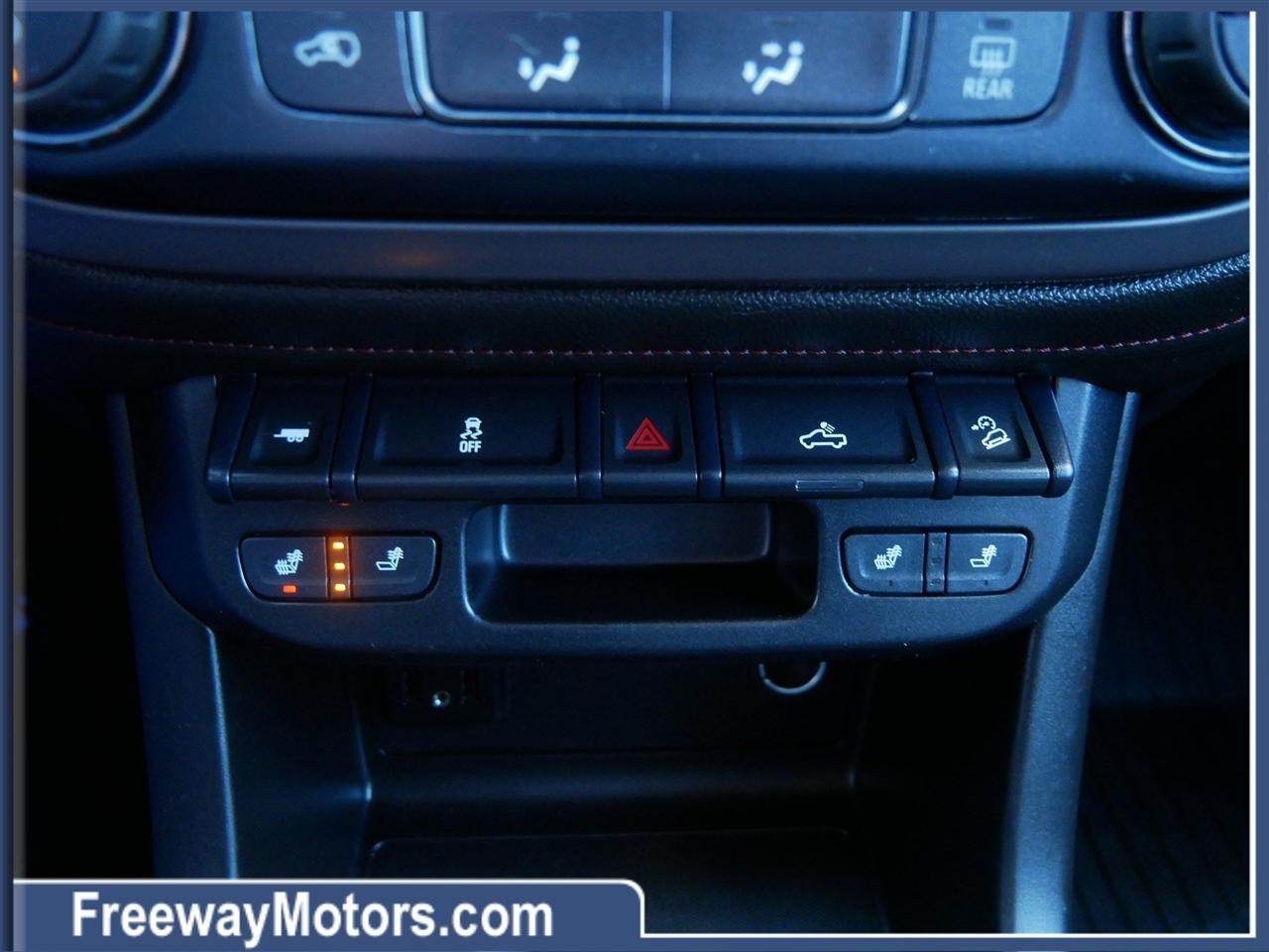 GMC Canyon 4WD Crew Cab 140.5" All Terrain w/Cloth 2019