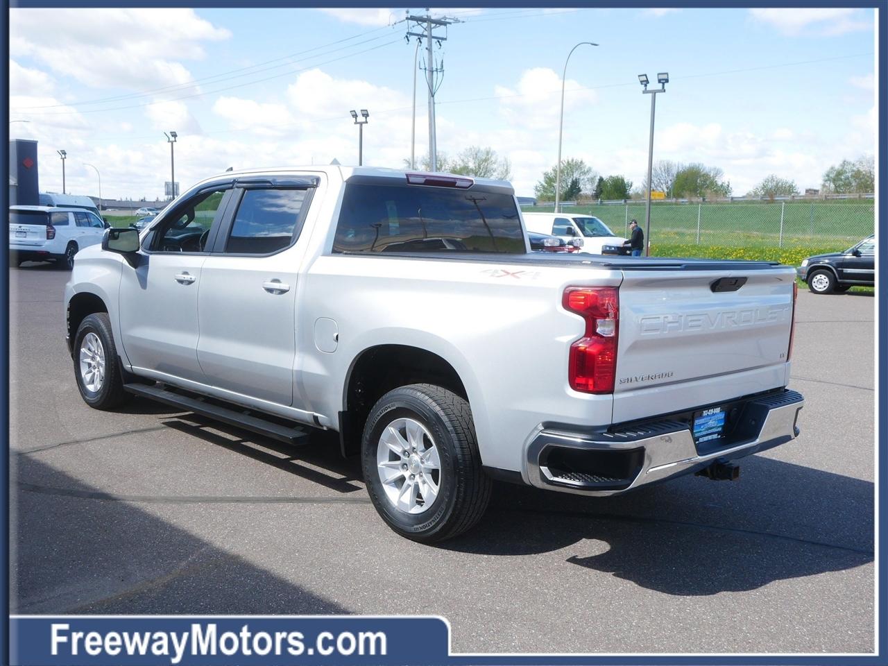Chevrolet Silverado 1500 4WD Crew Cab 147" LT w/1LT 2021