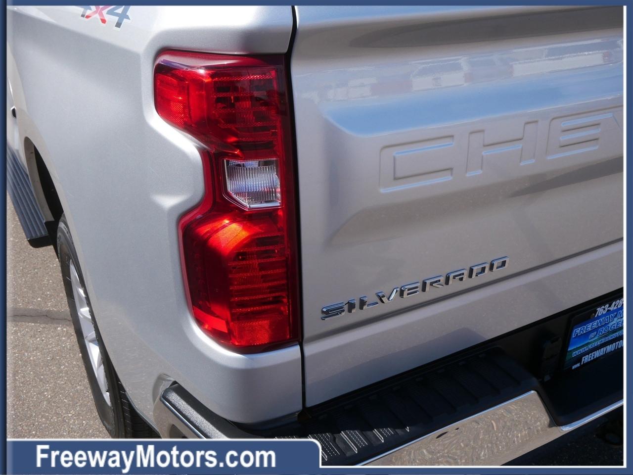 Chevrolet Silverado 1500 4WD Crew Cab 147" LT w/1LT 2021